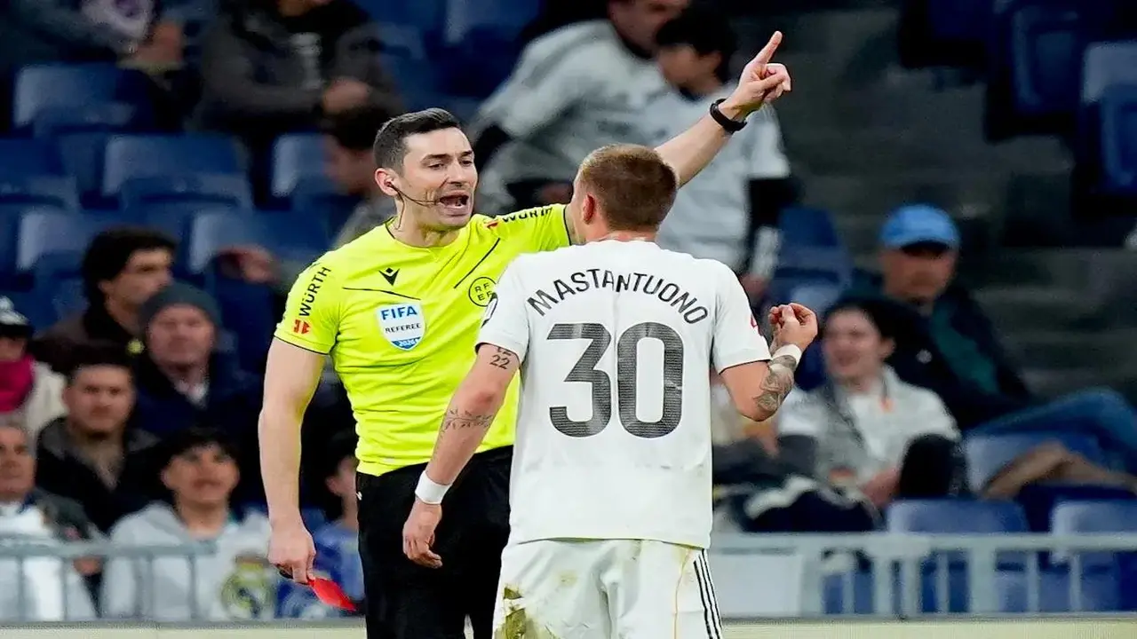 واقعة طرد ماستانتونو وتفاصيل إهانته لحكم مباراة ريال مدريد ضد خيتافي بألفاظ نابية